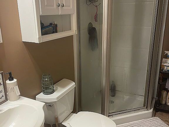 4th image of 127 Willow Lake Dr