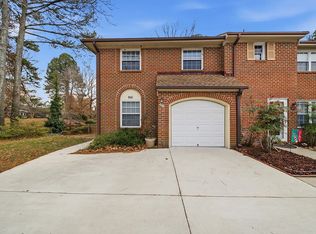 901 Poquoson Cir, Virginia Beach, VA 23452