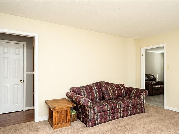 5th image of 6382 Tammy Ln
