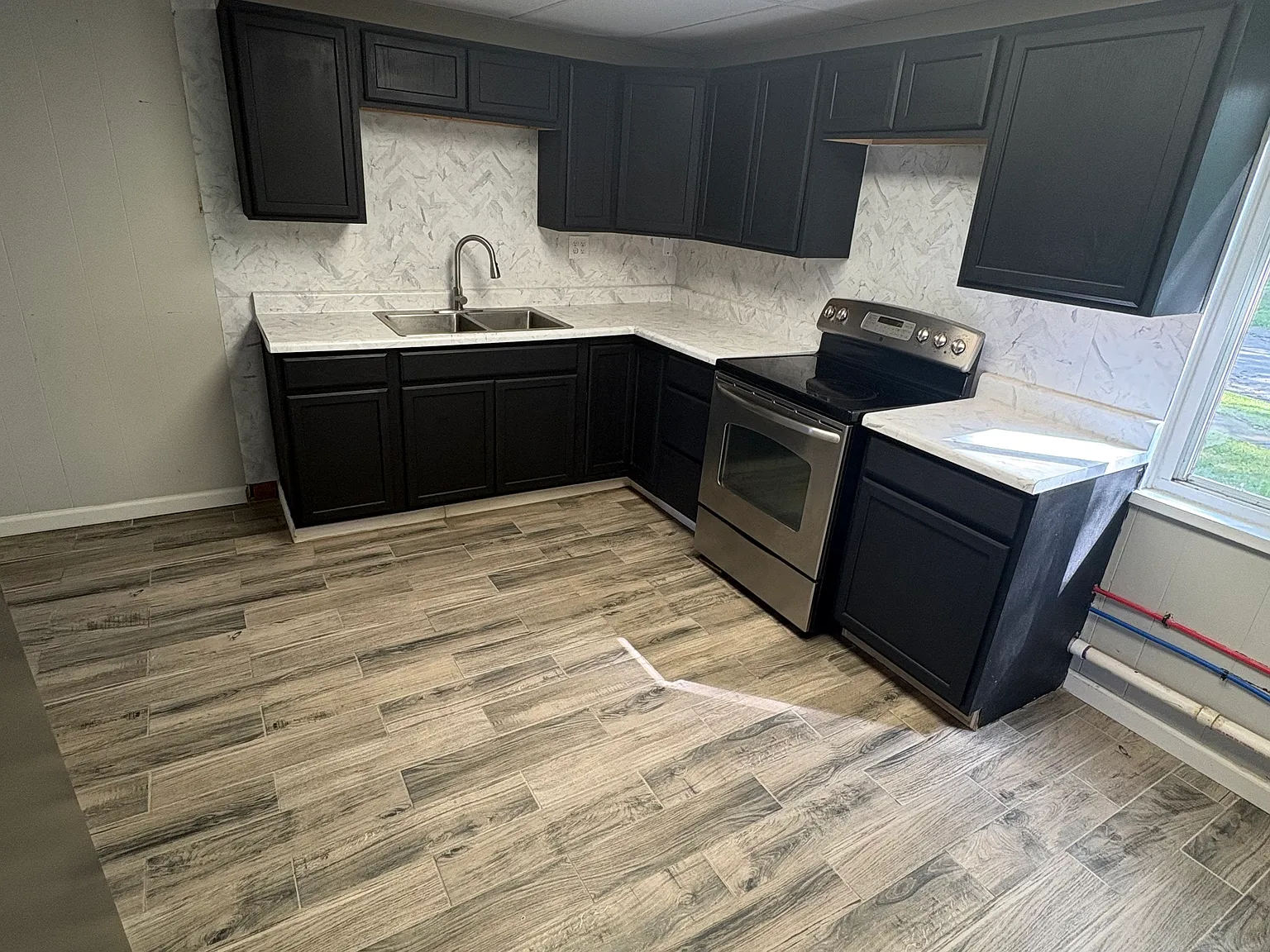 2 bed, 858 sqft, $1,300 — Photo 4