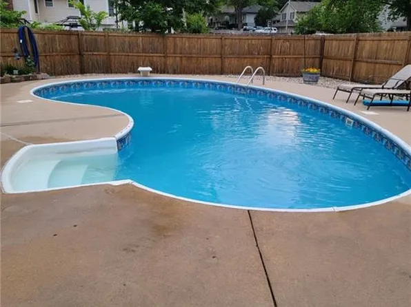 1500 Baker St, Liberty, MO 64068