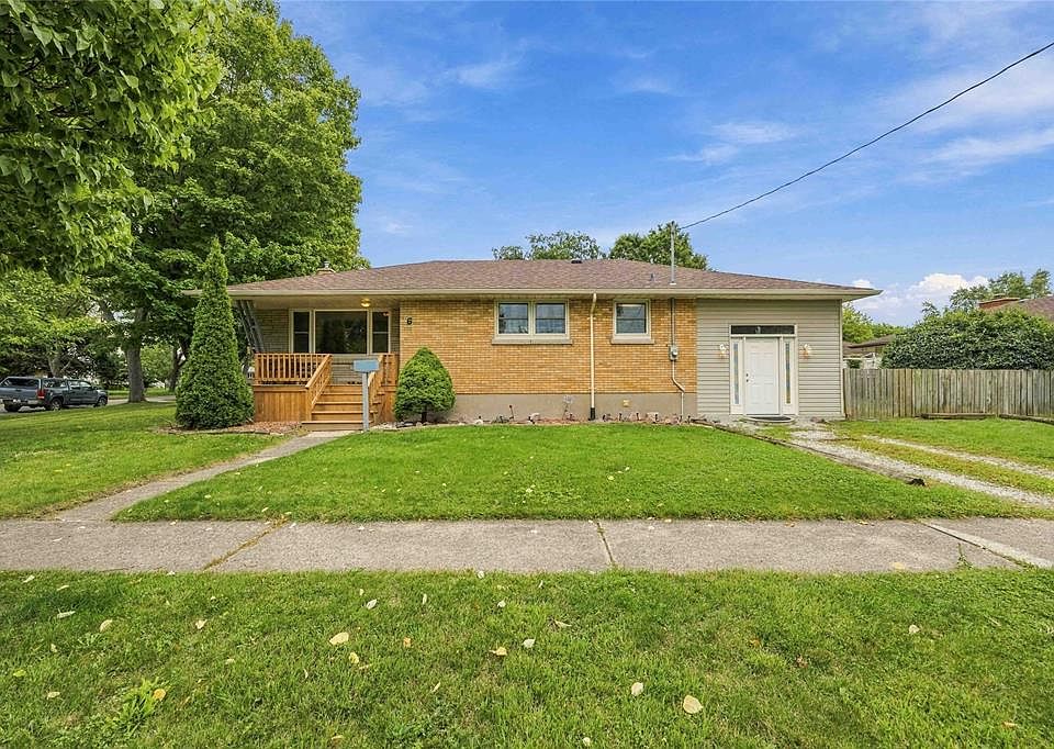 1st image of 6 Massey Cres