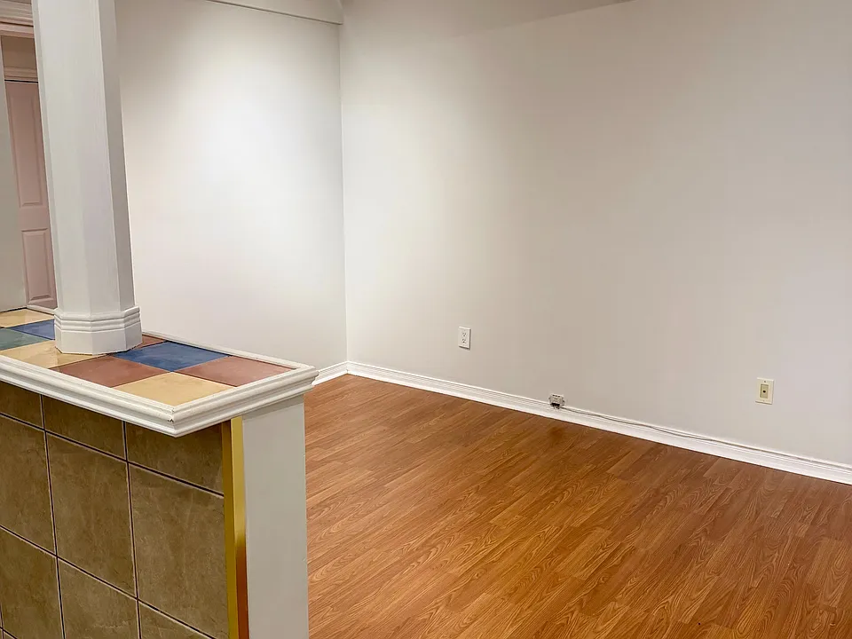 6 Greenlaw Ave #BASEMENT