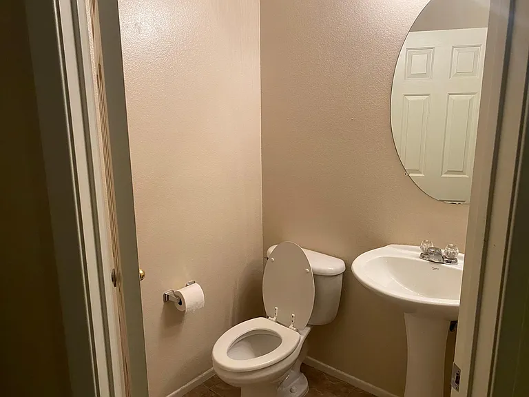 25838 Iris Ave #B — Photo 16