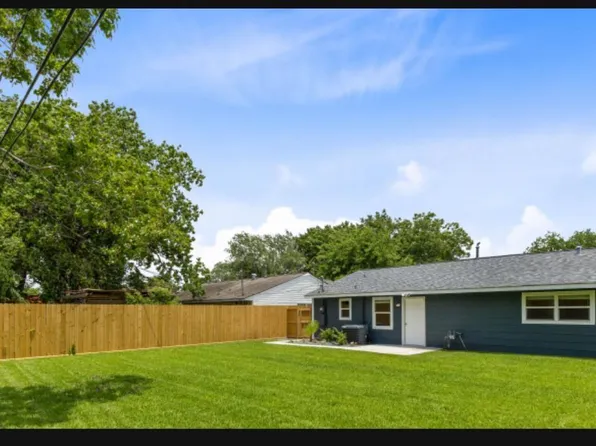 11014 Segrest Dr, Houston, TX 77047