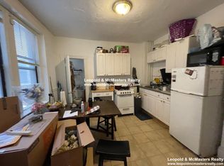 8 Myrtle St #7, Boston, MA 02114