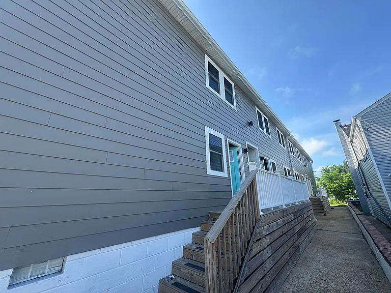 1125 Little Bay Ave — Photo 3