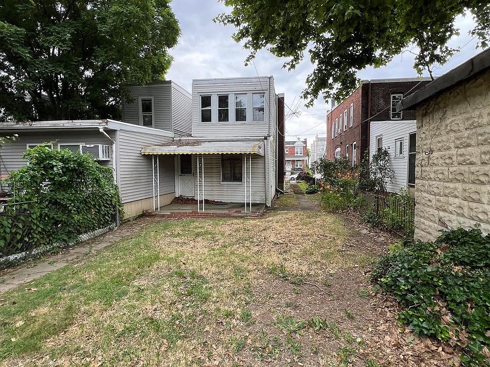 2nd image of 325 Lloyd St