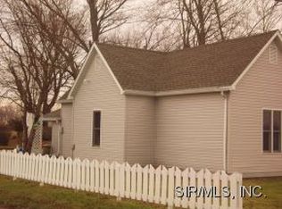 302 E Burroughs St, Worden, IL 62097