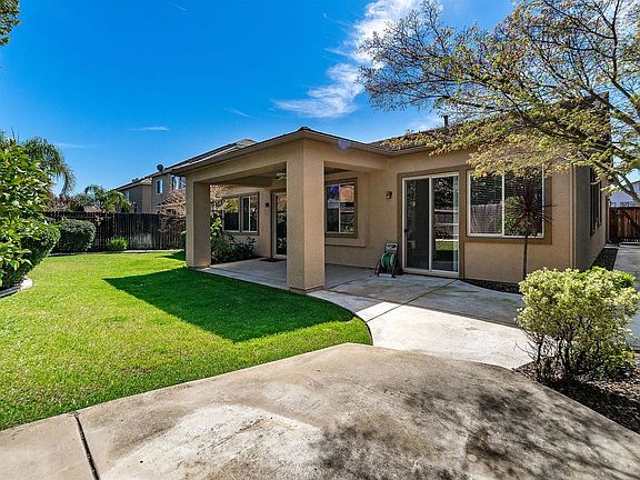 4th image of 1832 Diamond Woods Cir