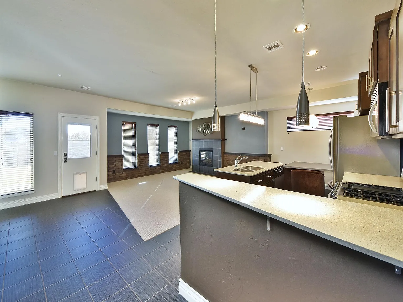 3 bed, 1521 sqft, $1,795 — Photo 2