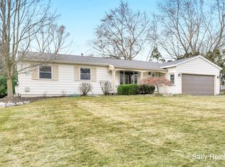 635 Rookway Dr SE, Ada, MI 49301