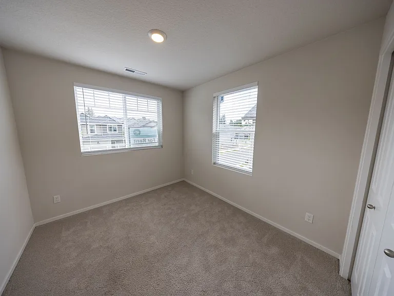 6313 NE 61st Ave — Photo 16