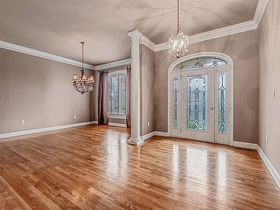 4th image of 515 Shady Valley Dr