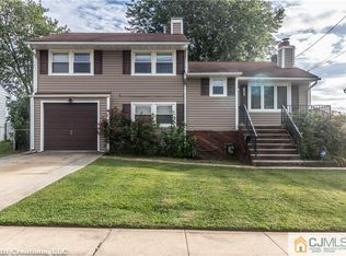 123 Poplar St, Carteret, NJ