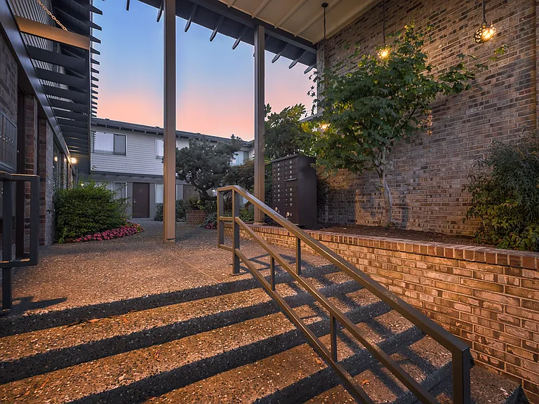 2231 Rucker Ave — Photo 4