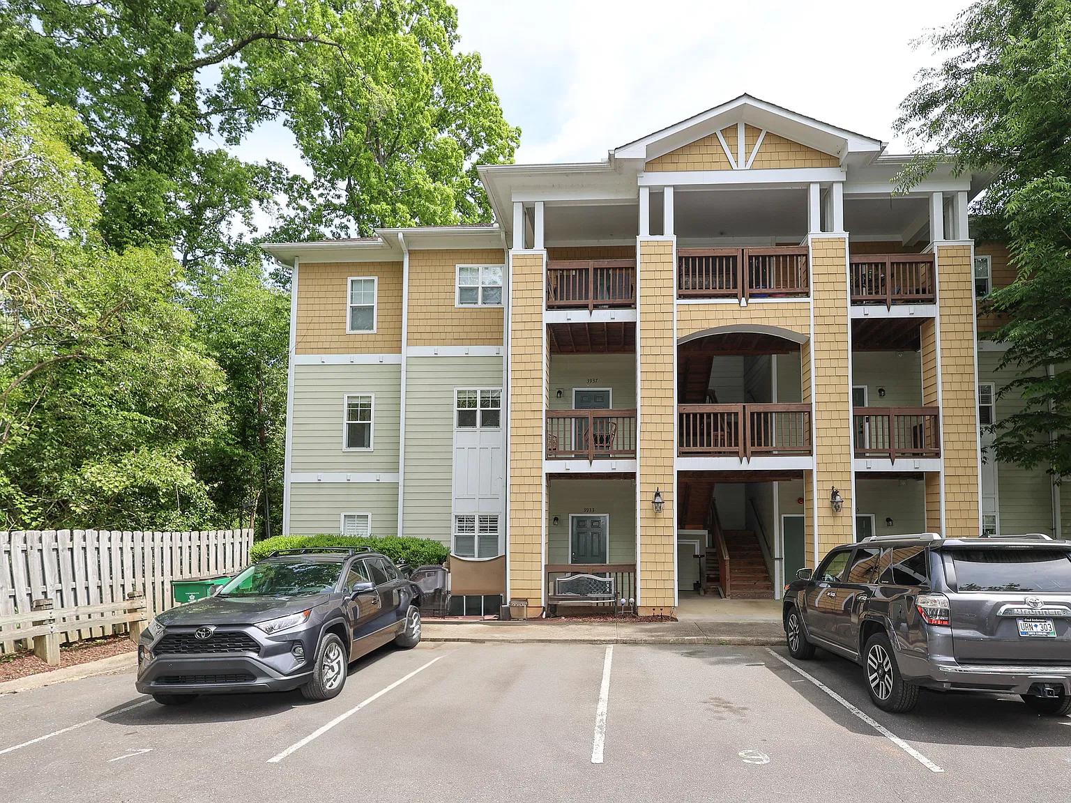 2 bed, 1106 sqft, $2,100 — Photo 1