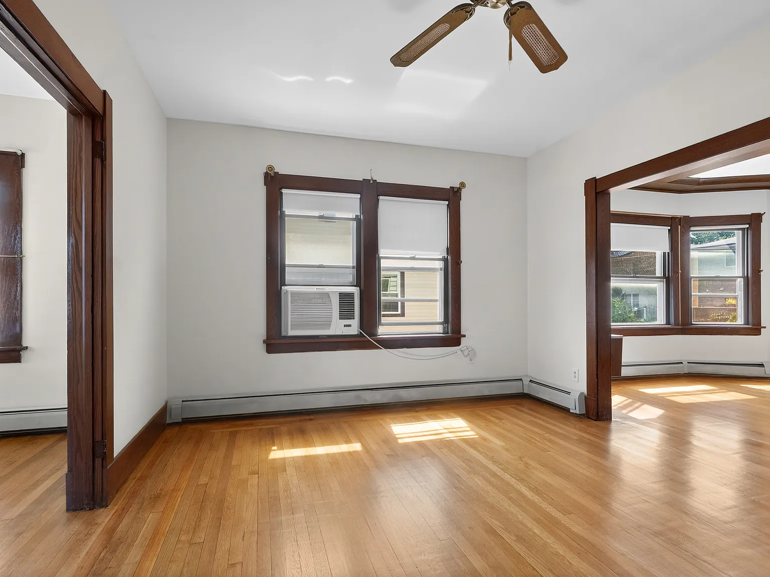 3 bed, $2,700 — Photo 3