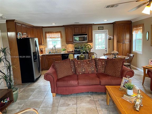 2nd image of 1703 Clayton Ave
