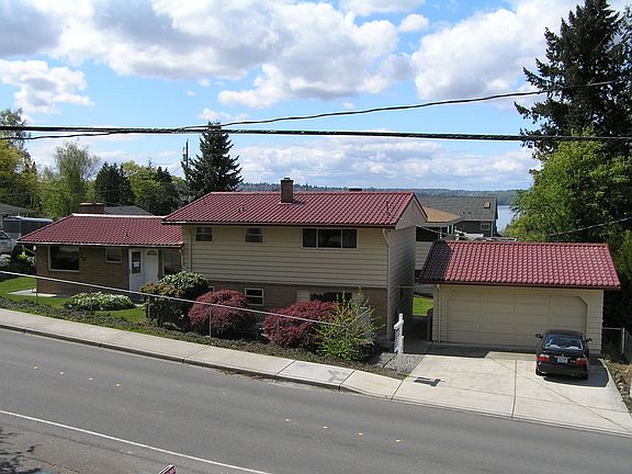 Home with Lake Washington in background
