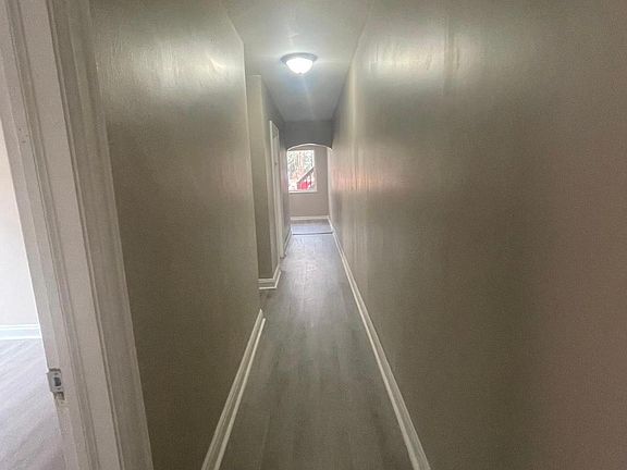5th image of 427 Rosemont Ave #4