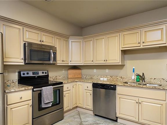 3rd image of 2304 University Blvd #101