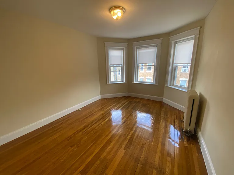 68 Woodstock Ave. — Photo 13