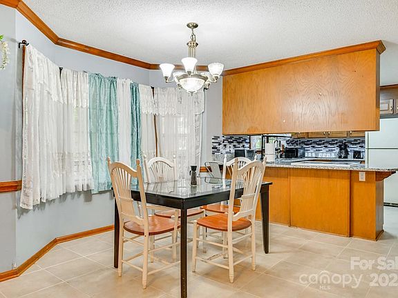 4th image of 6844 Silverwood Ln