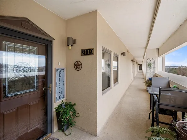 2119 Reflection Bay Dr, Arlington, TX 76013