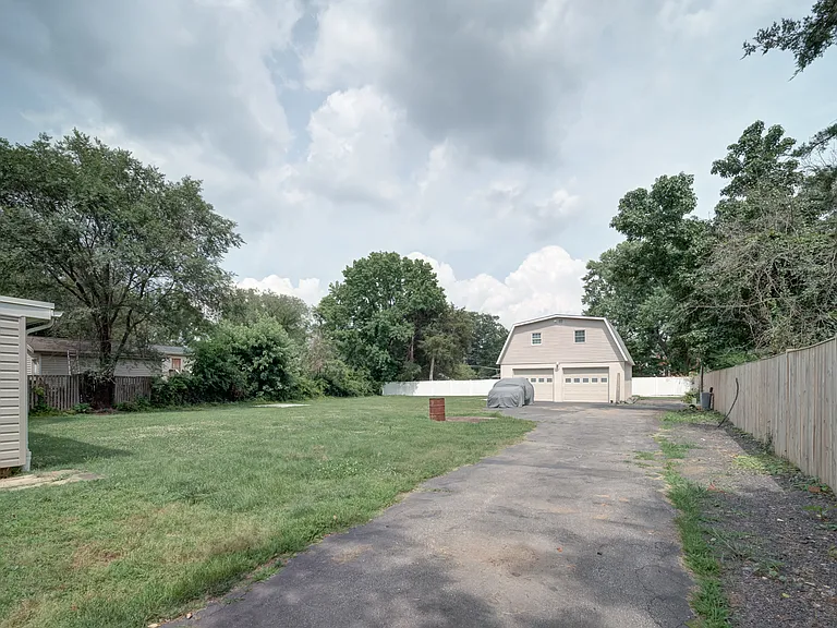 6625 Harrison Ln — Photo 36