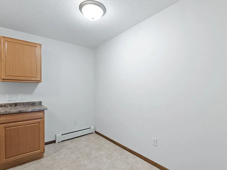 925 West Branch St — Photo 9