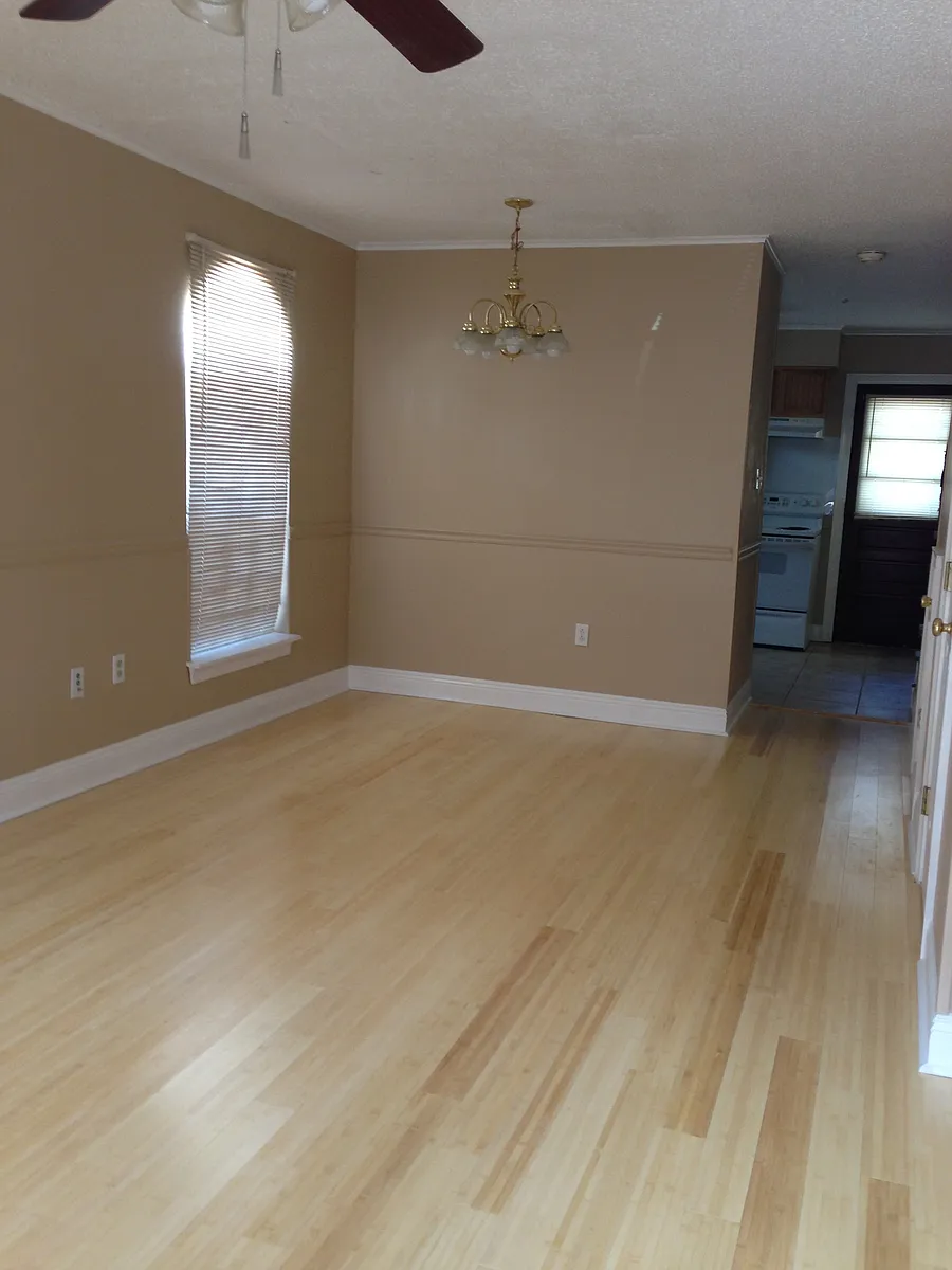 Building Photo - 4425 Sonfield St #4