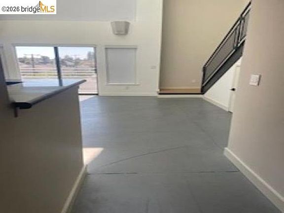 2nd image of 850 W Grand Ave APT 17