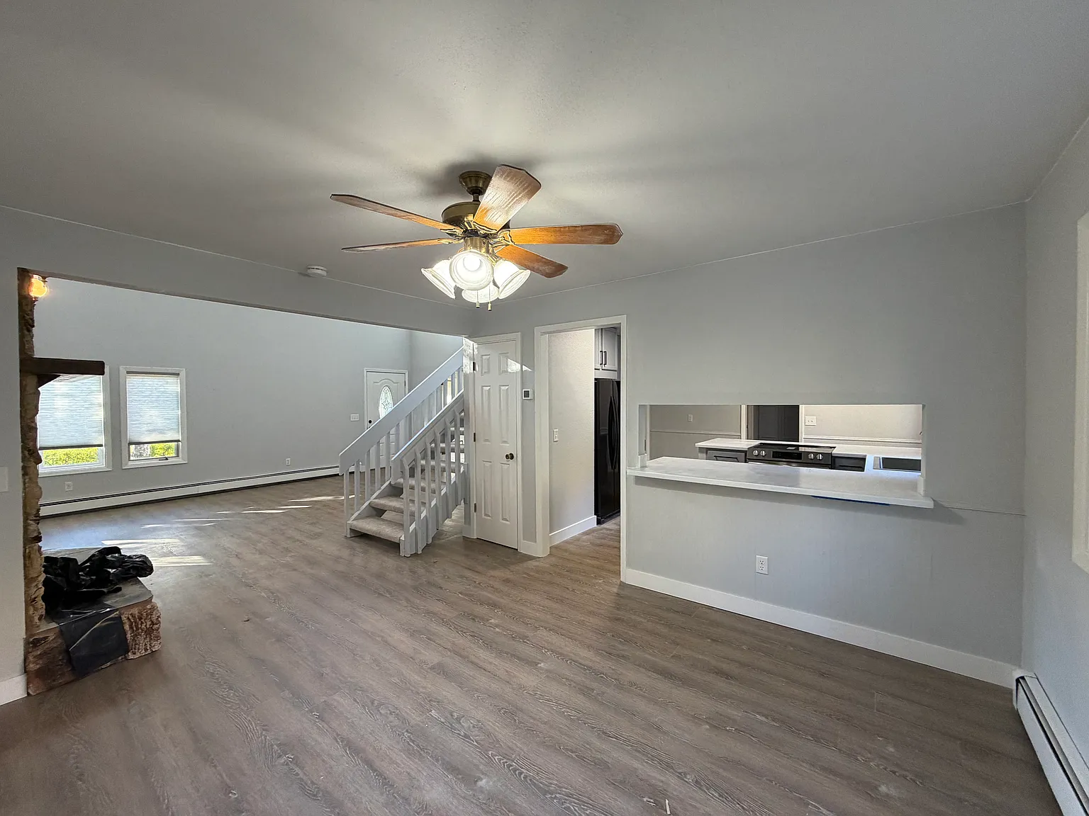 3 bed, 2.5 bath, 2300 sqft, $3,800 — Photo 4