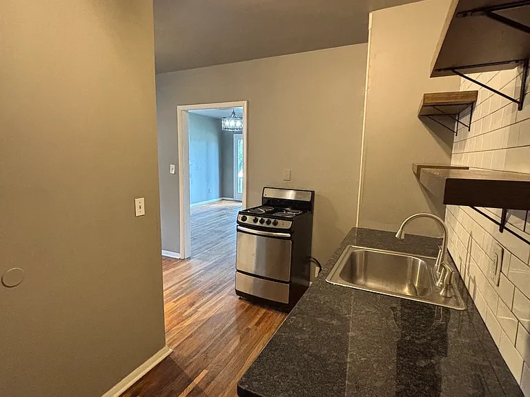 9 N College Ave #2 — Photo 10