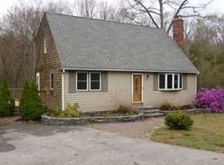 65 Woodmont Dr, North Kingstown, RI 02852