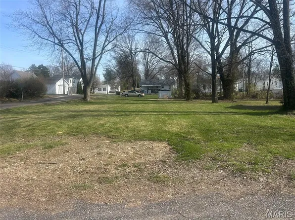 715 N Delaware Ave, Belleville, IL 62221