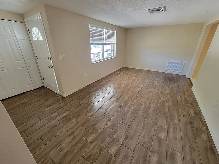 7229 Magnolia Valley Dr — Photo 3