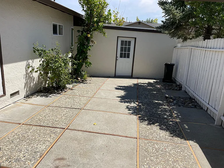 6572 Crown Blvd — Photo 19