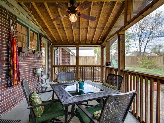 Large screen-in porch