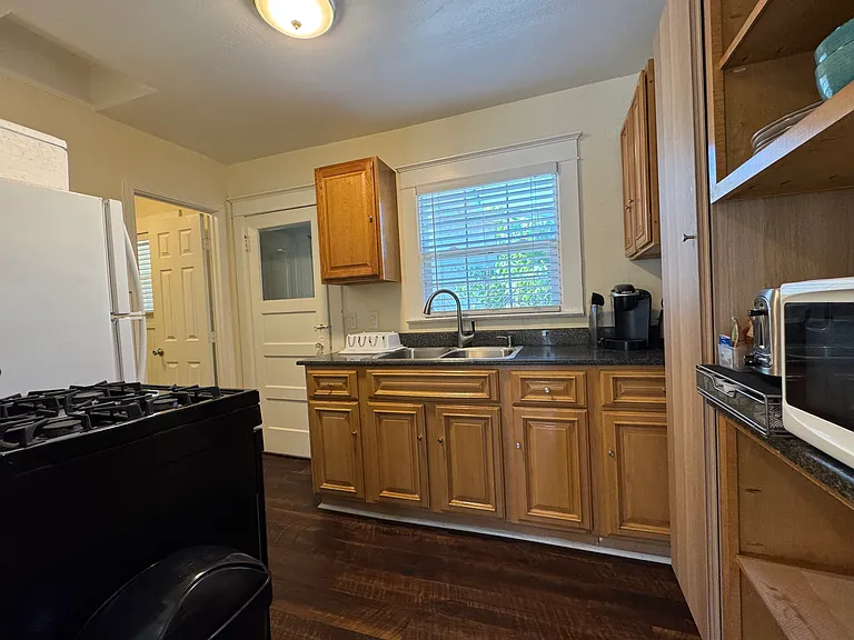 421 S Electric Ave #A — Photo 10
