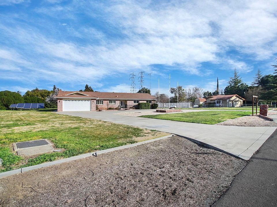 1st image of 12201 Midway Dr