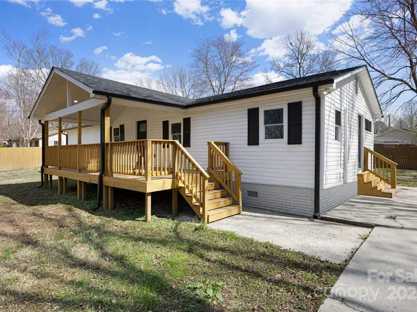 5015 Forestmont Dr, Matthews, NC 28105