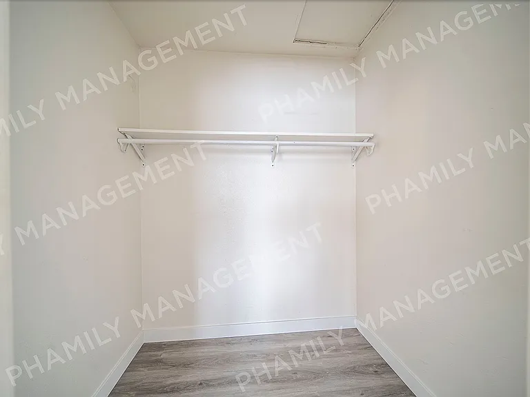 6414 York Blvd #D — Photo 14
