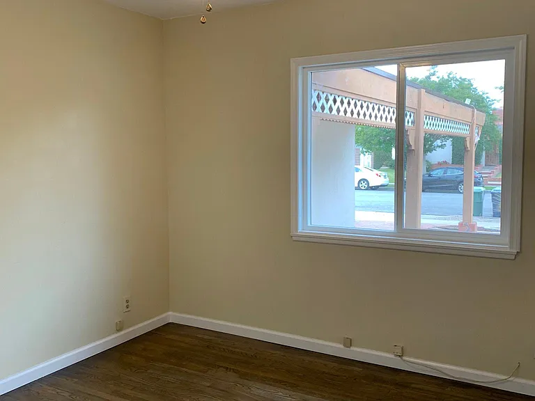 7652 Nancy Dr — Photo 3