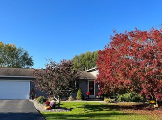 5 Commodore Cir, Baldwinsville, NY 13027