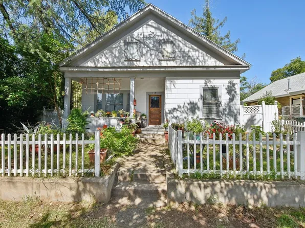 106 B St, Roseville, CA 95678