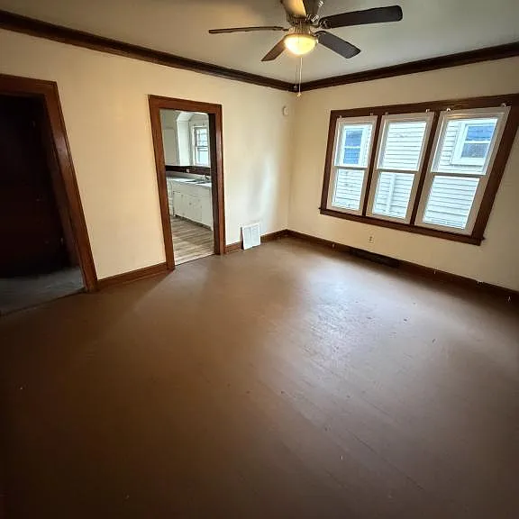 55 N Osborn Ave — Photo 4