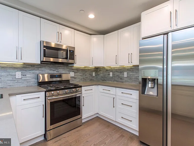1703 Bainbridge St #2 — Photo 3