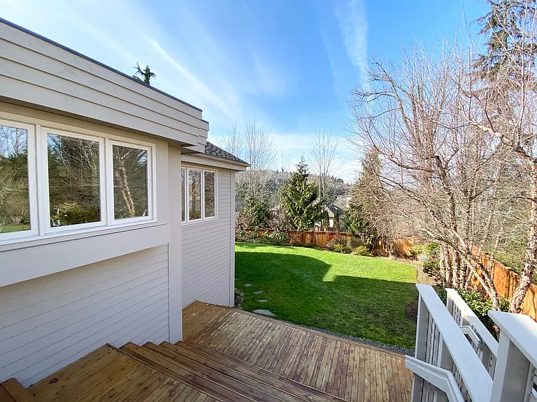 16558 SE 58th Pl — Photo 33
